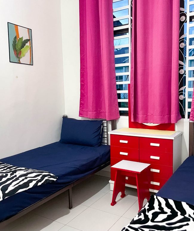 ROOM4
